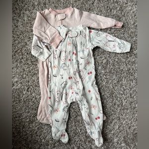Carter’s sleepers, 6 month